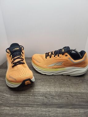 Altra Shoes Via Olympus Running Shoes Mens Size 11.5 Orange